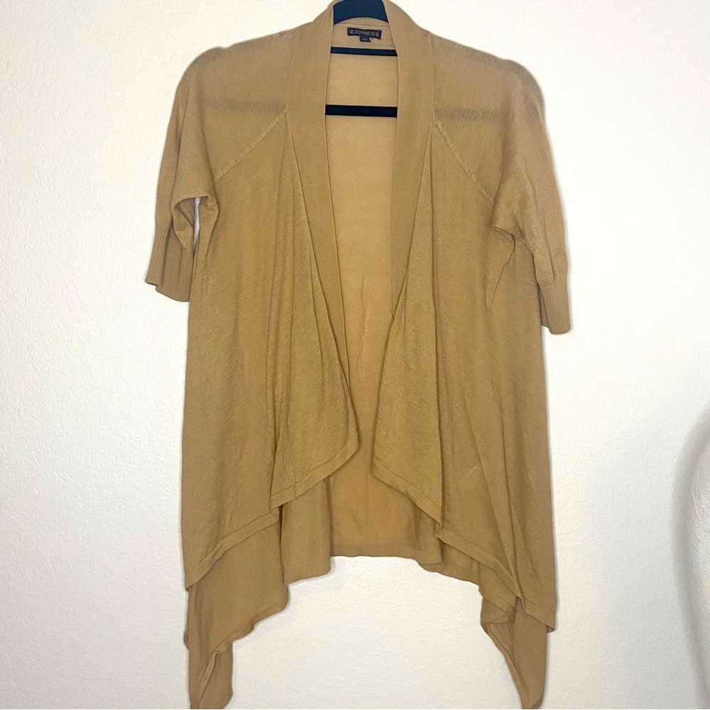 Preowned Express short sleeves cardigan size medium